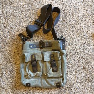 Memo green suede cargo shoulder purse.